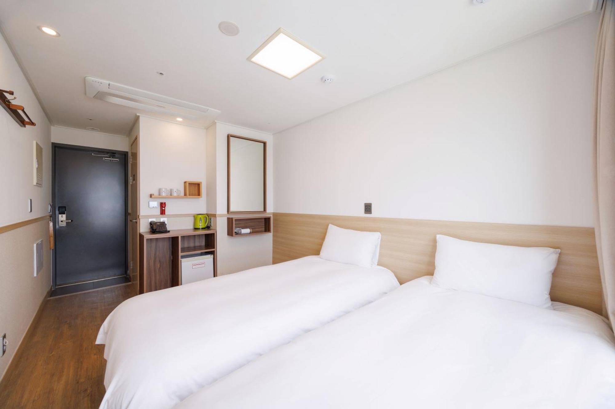 Kenny Stay Jeju Seogwipo Exterior foto